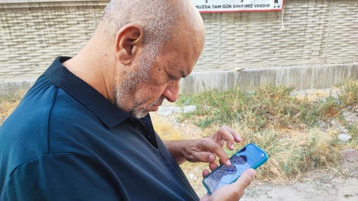 Telefonunu Bulmaya Çalışan Adam Adana , (2) Kopya