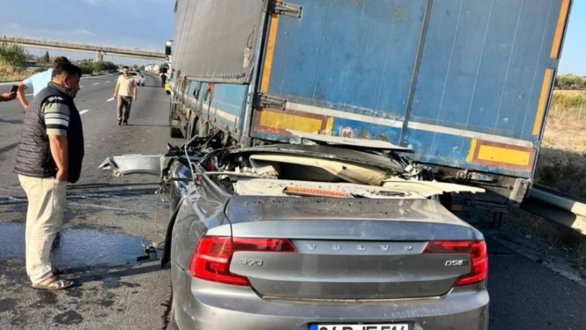 Tıra Arkadan Çarpam Araç Adana (2)