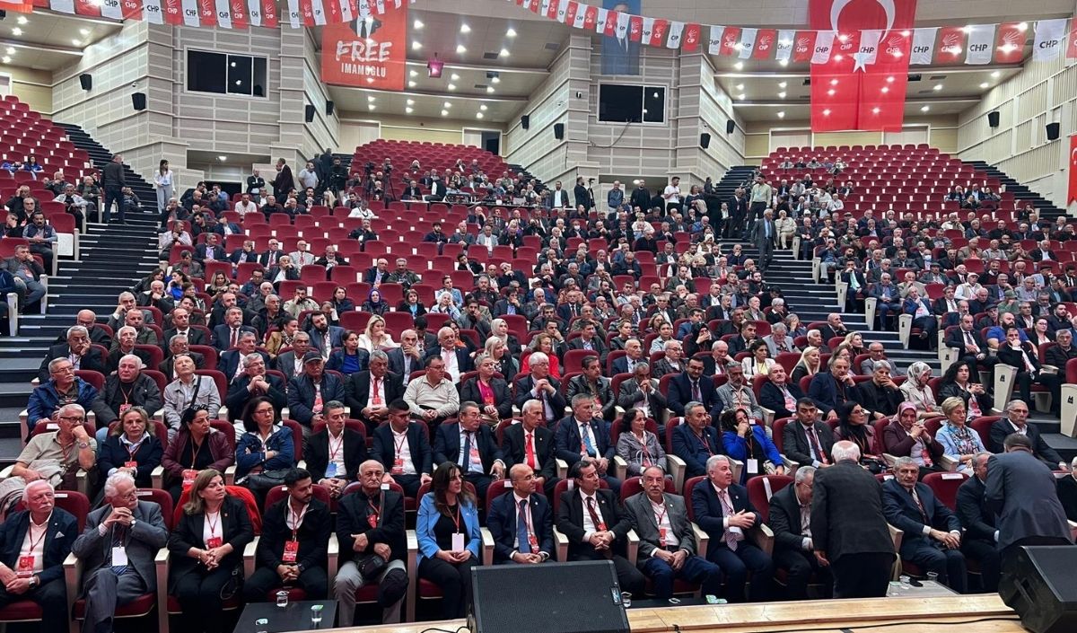 Ümit Özer 13 Oy Farkla Yeniden Başkan Seçildi (2)