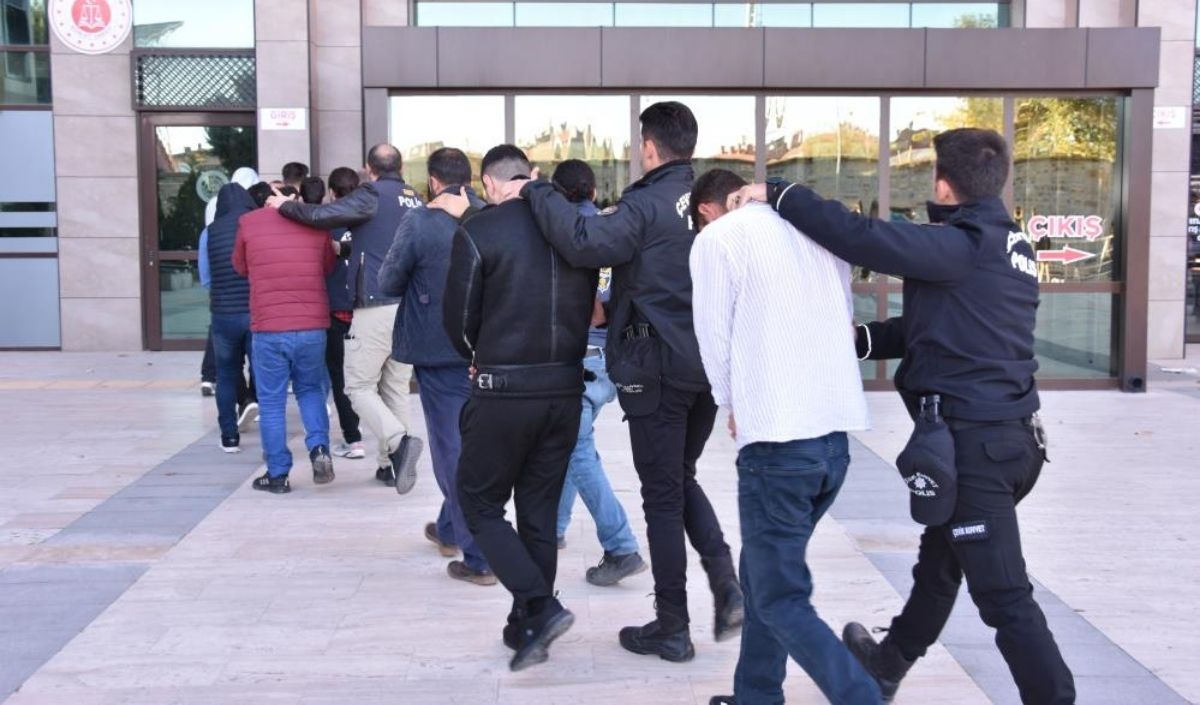 Üniversite Öğrencisi 100 Milyonluk Vurgun (1)