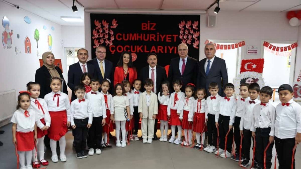Vali Çiçek Cumhuriyet Kutlamaları (3)