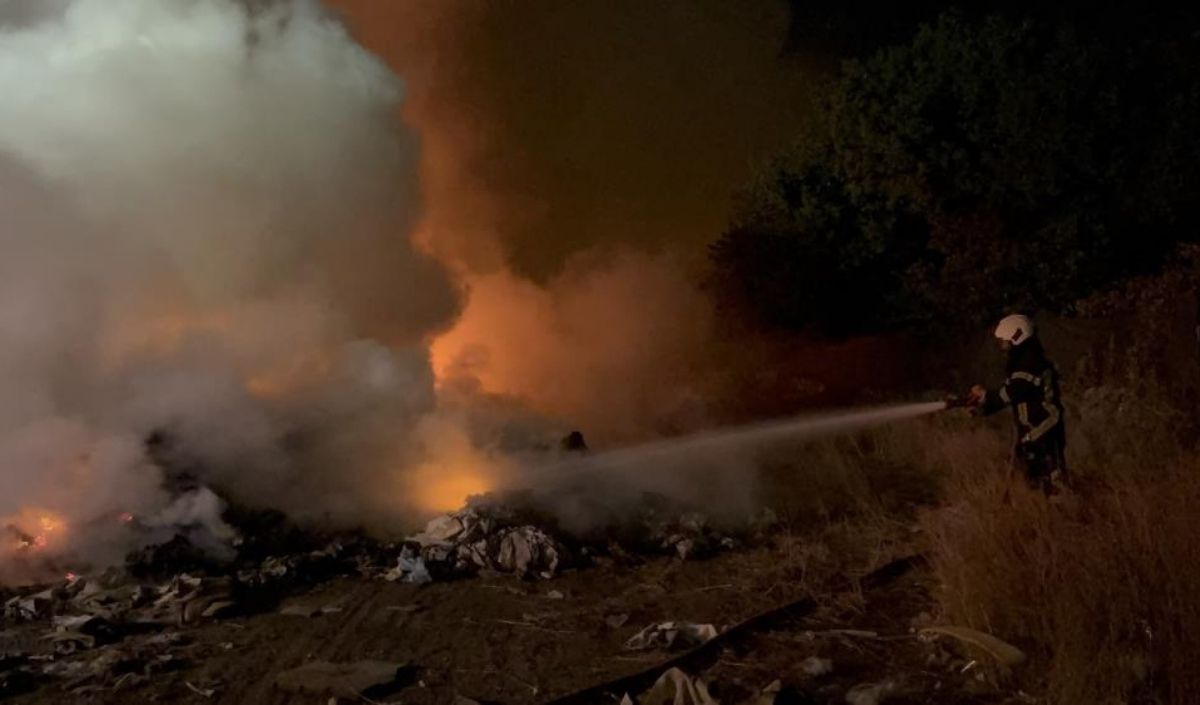 Yangında Küçük Patlamalar Meydana Geldi (1)
