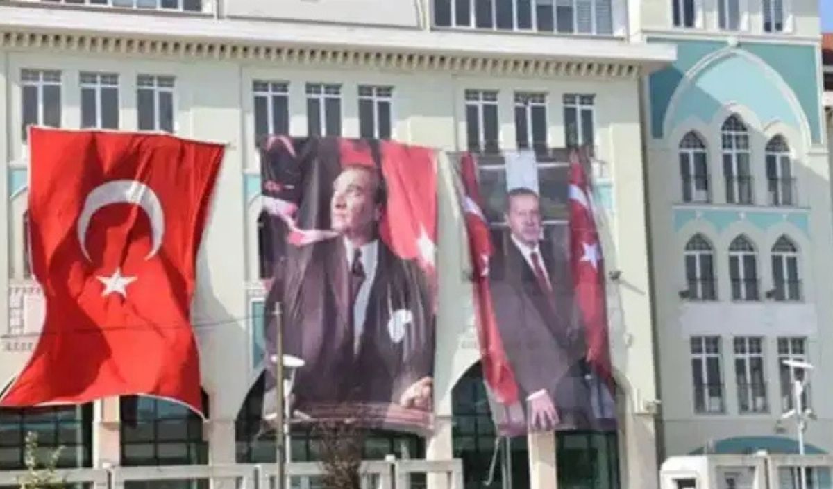 Yusuf Tekin Cumhurbaşkanı Erdoğan’ın Posteri Okullarda Görünür Olmalı (1)