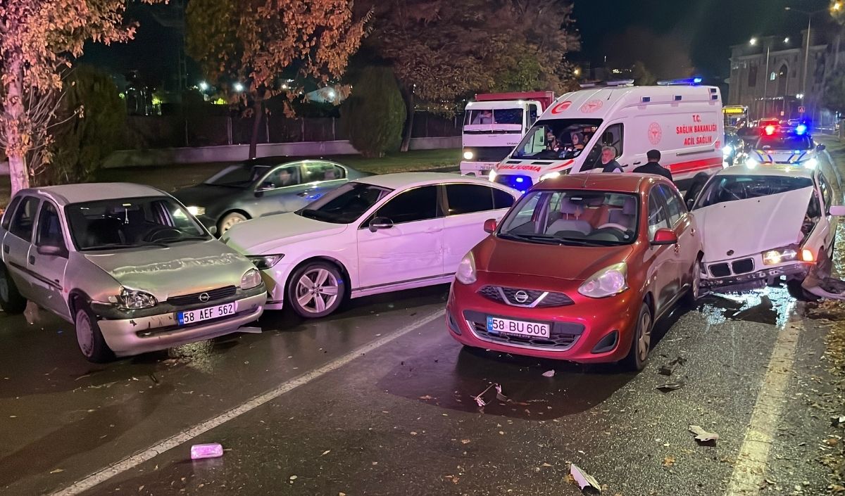 Zincirleme Kaza 5 Araç Birbirine Girdi” (6)