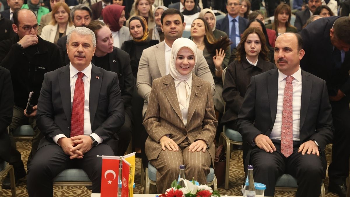 2025 Aile Yılı’na Damga Vuran Uyarı ‘Kalabalık Yalnızlık’ Gerçeği Gün Yüzüne Çıktı! (3)