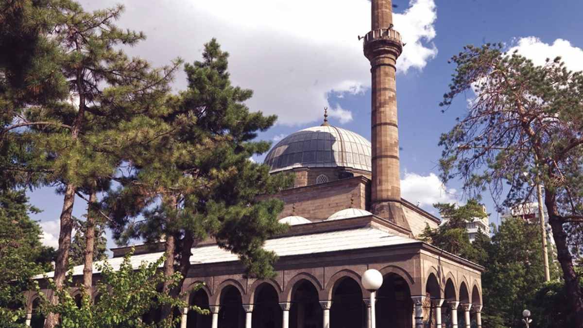 440 Yıllık Mirasın Ardındaki Sır Kurşunlu Camii’de Neler Oldu3