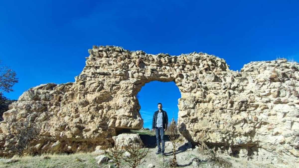 8 Asırlık Çınçınlı Sultan Hanı'nın Taşlarını Söküp Camilere Götürmüşler!6