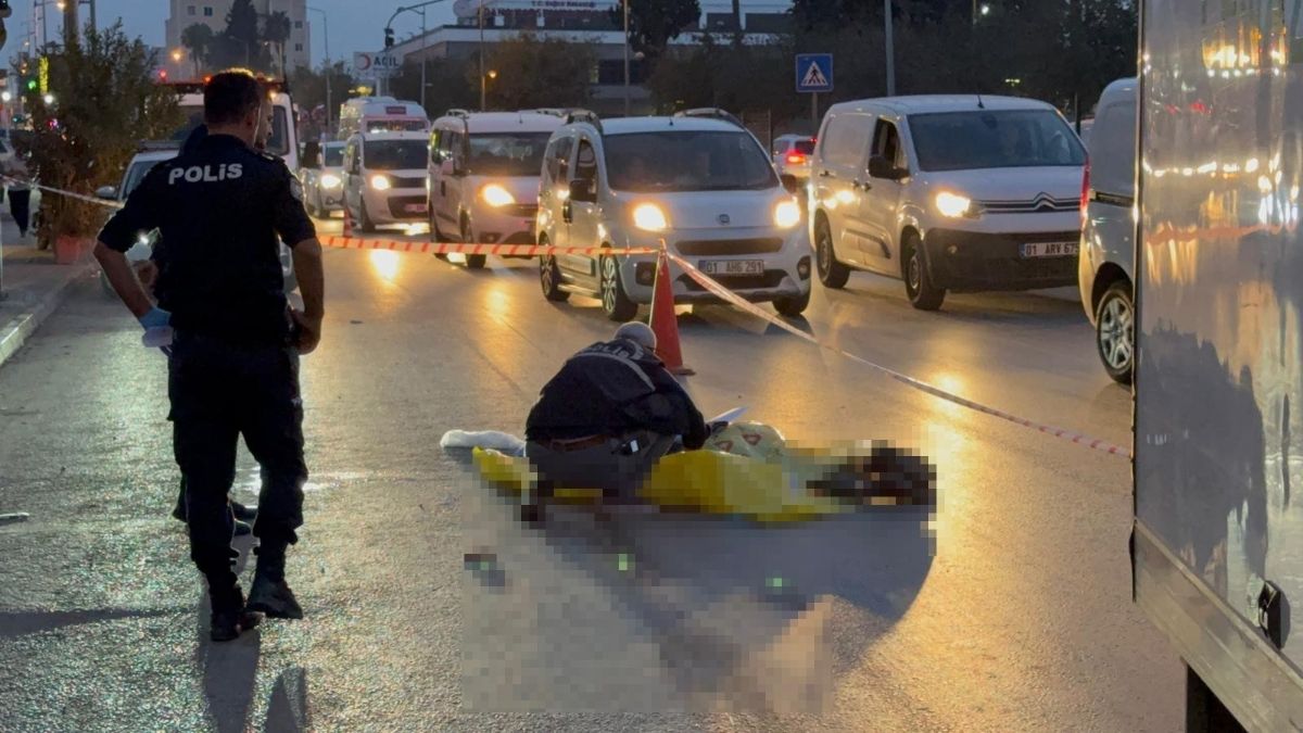 Adanada Karşıdan Karşıya Geçerken Kamyon Altında Kaldı (3)