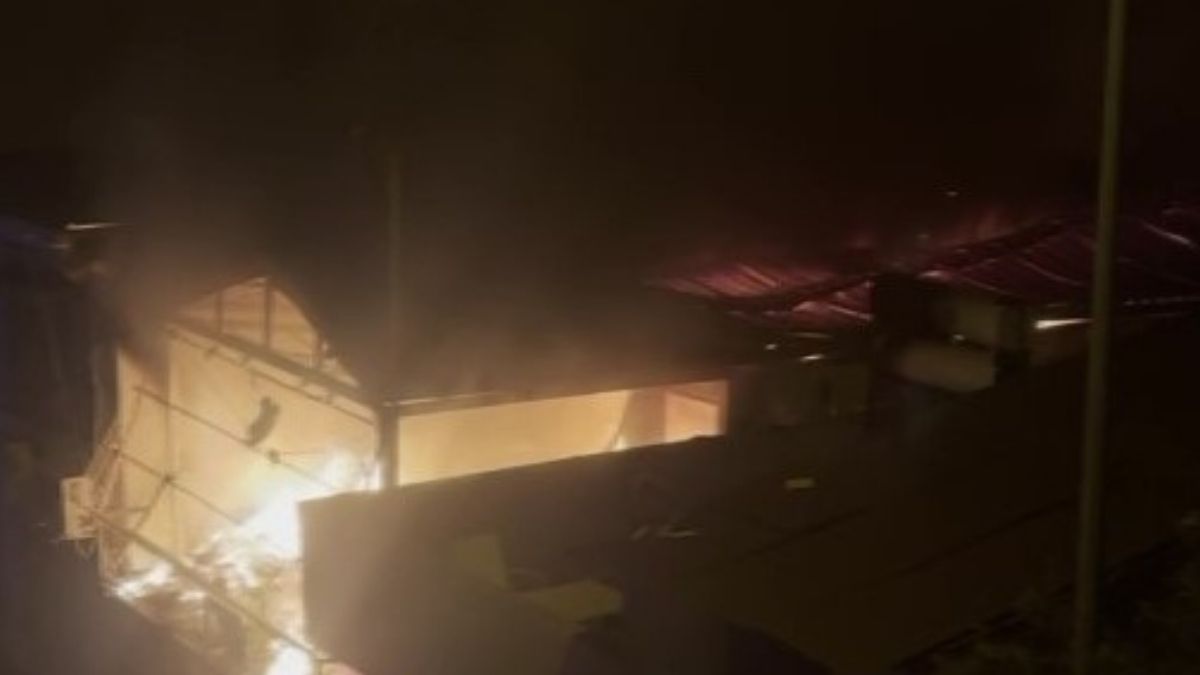 Adana’da Müstakil Ev Alev Alev Yandı Ev Kullanılamaz Hale Geldi!