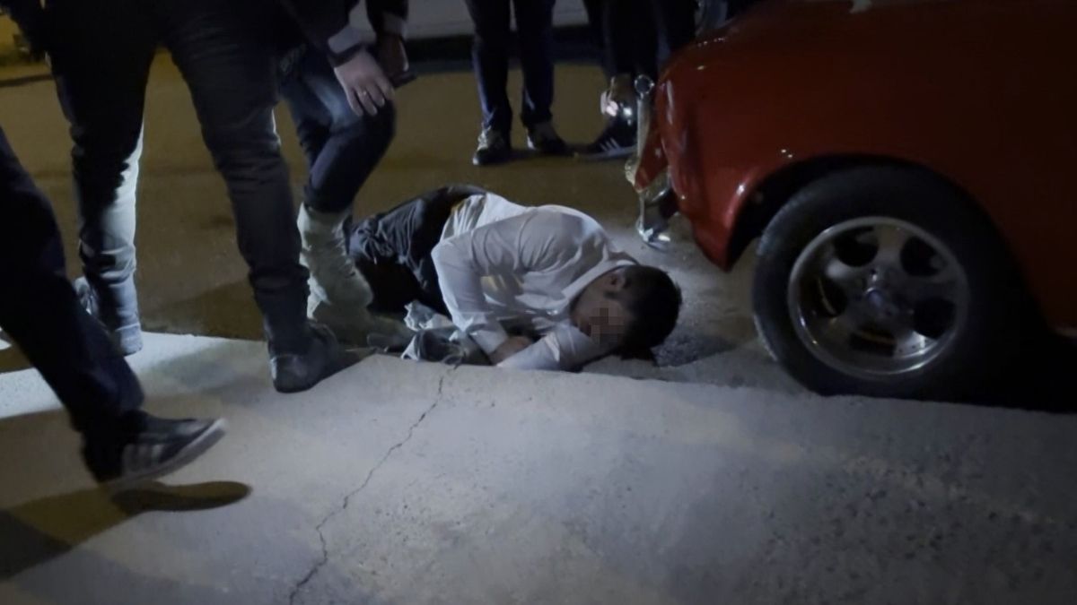 Aksaray’da Sokak Ortasında Palalı Saldırı! 39 Yaşındaki Adam Ağır Yaralandı (4)