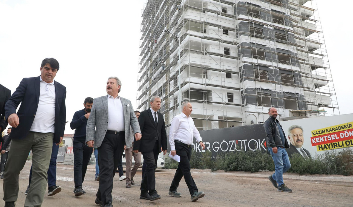 Başarili Kentsel Dönüşüm Çalişmalarinin Beledi̇yesi̇ Meli̇kgazi̇ (1)