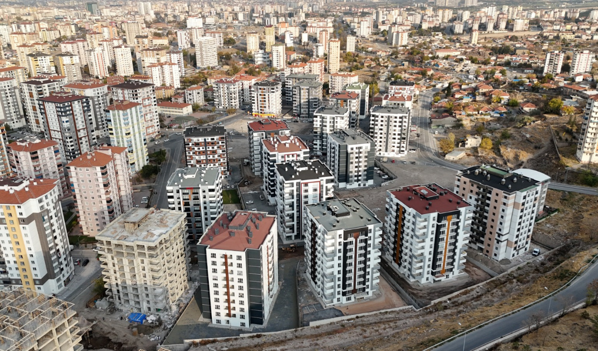 Başarili Kentsel Dönüşüm Çalişmalarinin Beledi̇yesi̇ Meli̇kgazi̇ (2)