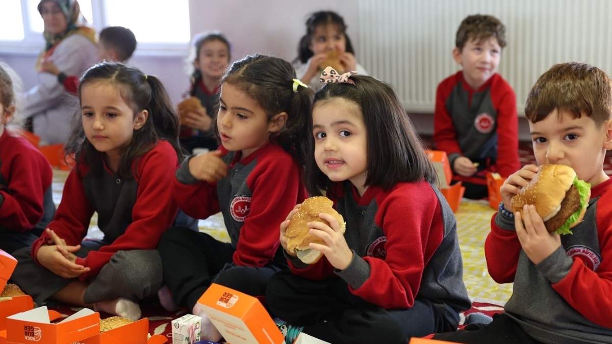 Başkan Çolakbayrakdar, Ashab I Sufha Kur’an Kursu Öğrencileriyle Bir Araya Geldi