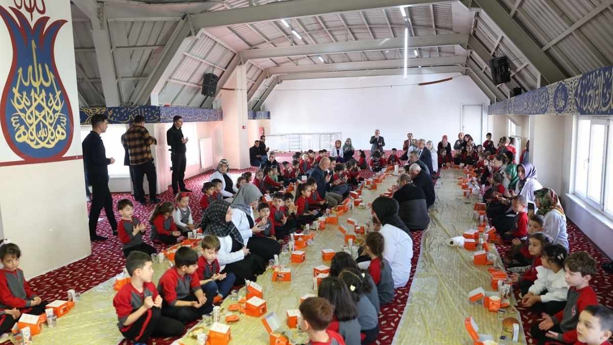 Başkan Çolakbayrakdar, Ashab I Sufha Kur’an Kursu Öğrencileriyle Bir Araya Geldi2