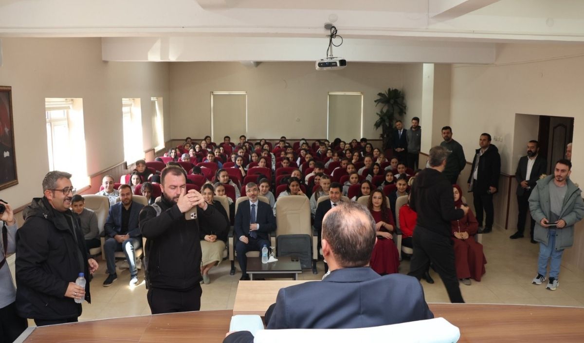 Başkan İlmek’ten Gençlere (1)