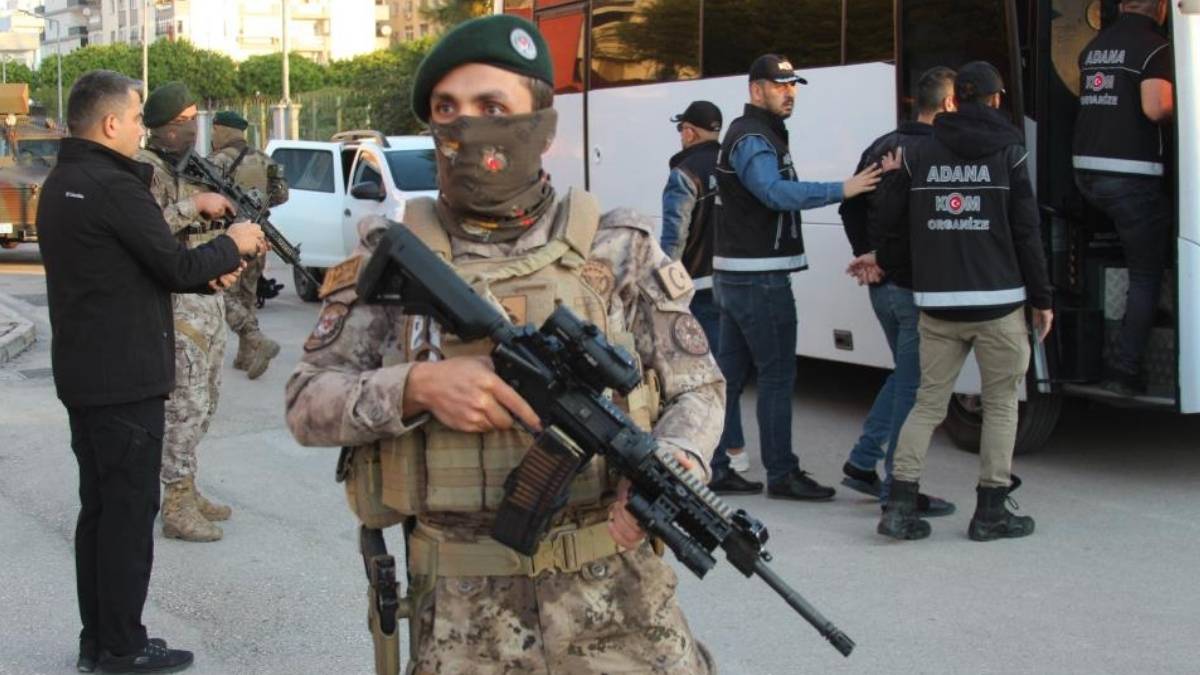 Bayağalar Çetesi (2)