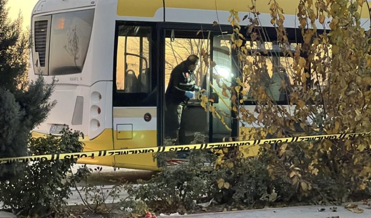 Belediye Otobüsünde Tartışma 21 Yaşındaki Genç Ağır Yaralı (1)