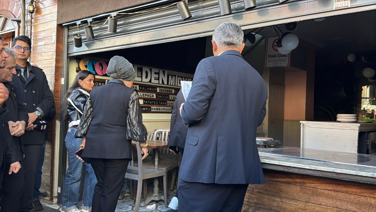 Böcek Ailesi Ölümleri Soruşturmasında Tahliye Edilen Kokoreççi Ne Dedi Esnafın 40 Senesi Neden Boşa Gitti Ailenin Ölüm Nedeni Böcek Zehirlenmesi Mi Lokumcu Neden Vicdan Azabı Kaldırılamaz Dedi Det (2)