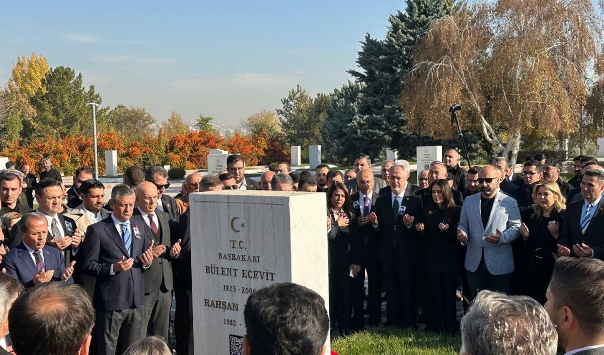 Bülent Ecevit Ve Deniz Baykal’ı Kabirleri B (3)