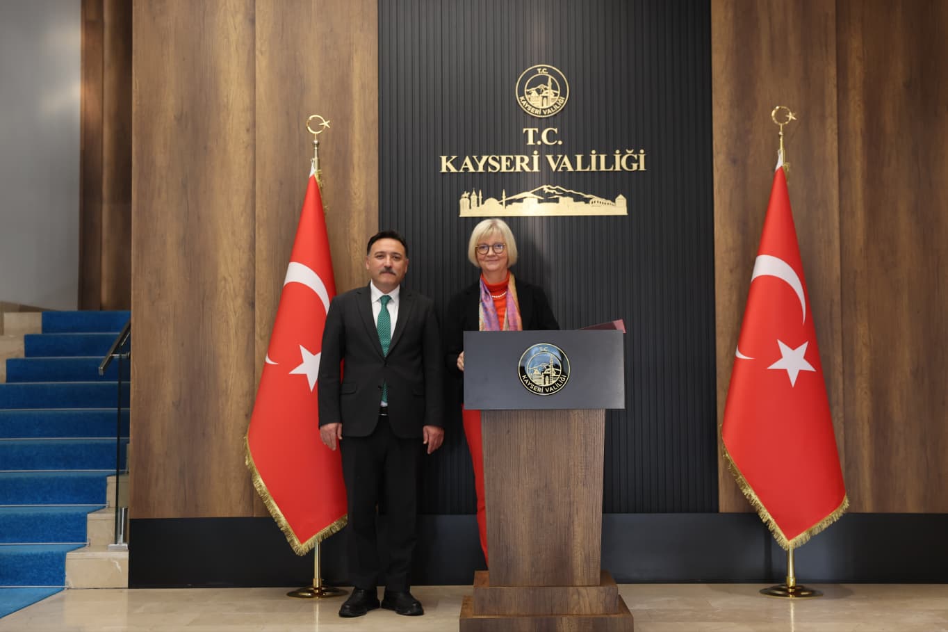 Büyükelçi Valiyi Ziyaret Etti (1)