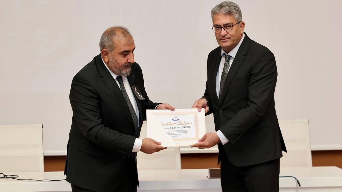 Erü'de 10 Kasım Programı Salonu Atatürk'ün Sözleri Doldurdu