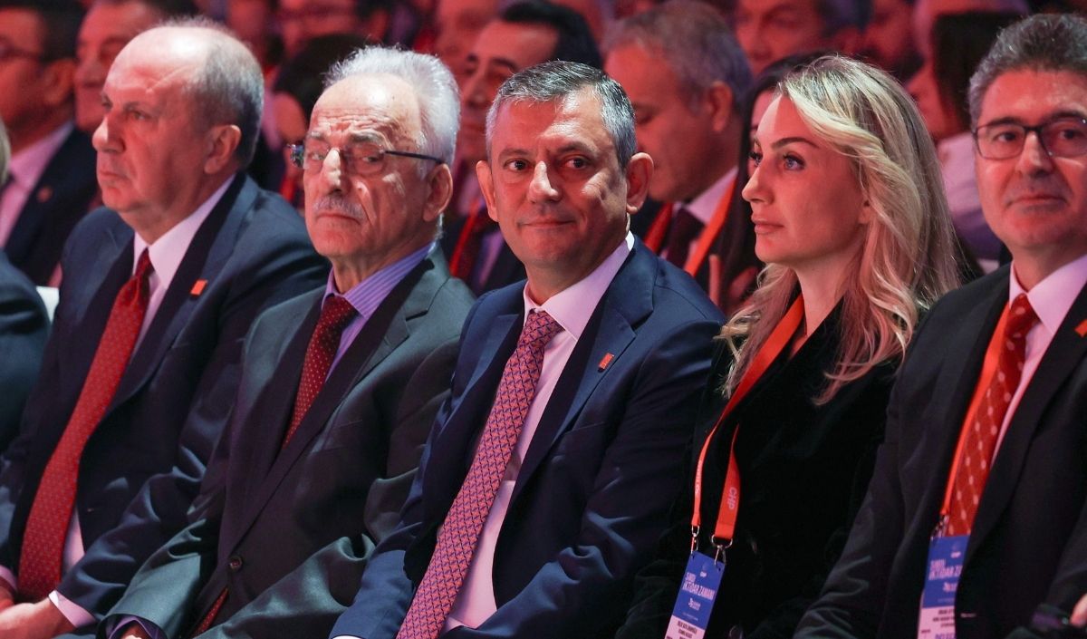 Gözler Ondaydı Kılıçdaroğlu Kurultayda Yoktu (1)