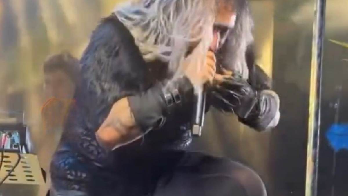 Hayko Cepkin Sınırları Yine Zorladı Direk Dansı Ve Sahne Kostümü Olay Oldu!4