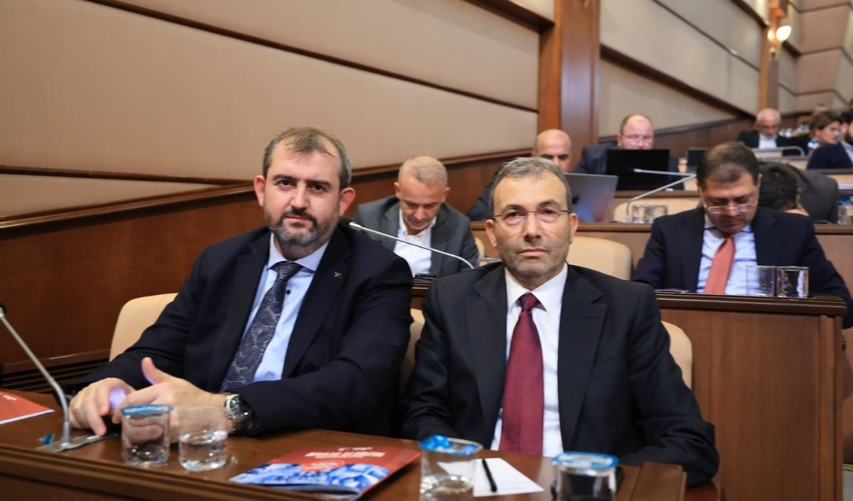 İbb’de Mikrofon Gerginliği İstanbul 6 Yıl Kaybetti (1)