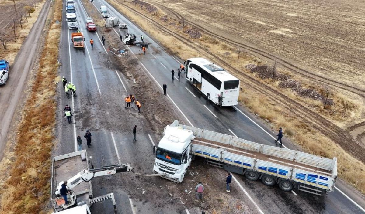 İncesu Yolu Karıştı! Otobü (4)