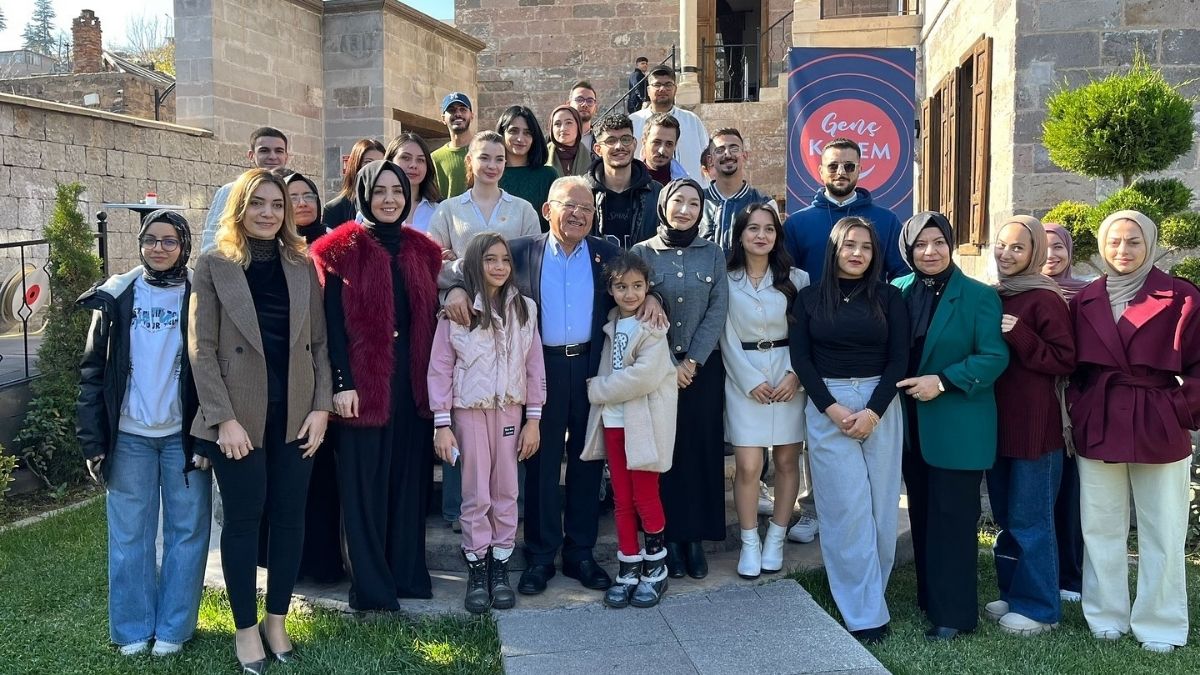 Kadına Şiddete Karşı Birlik Çağrısı Başkan Büyükkılıç’tan Turuncu Rozetli Mesaj (1)