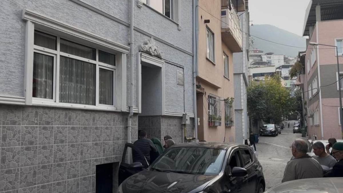 Kan Donduran Cinayet Genç Kadın Eşi Tarafından 45 Yerinden Bıçaklandı!2