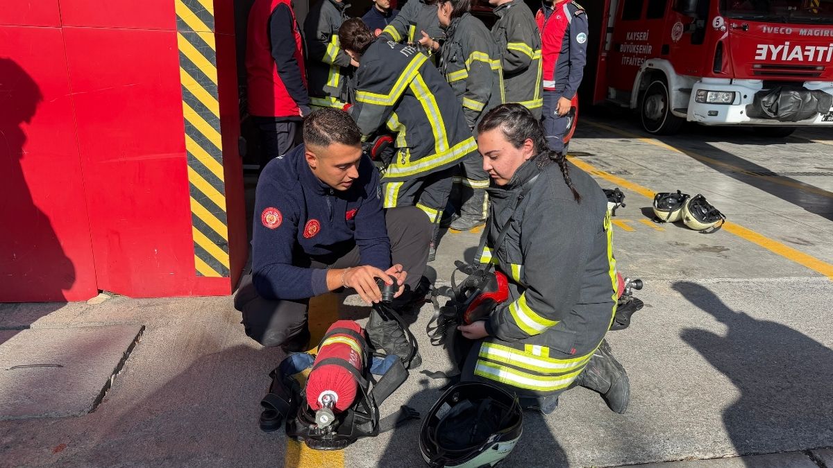 Kayseri Büyükşehir İtfaiyesi’nden Lise Öğrencilerine Uygulamalı Eğitim Desteği (4)