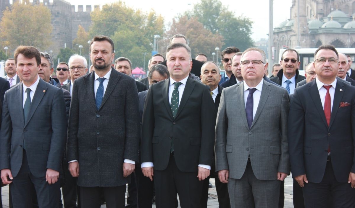 Kayseri Cumhuriyet Meydanı’nda 24 Kasım Töreni Gerçekleşti (1)