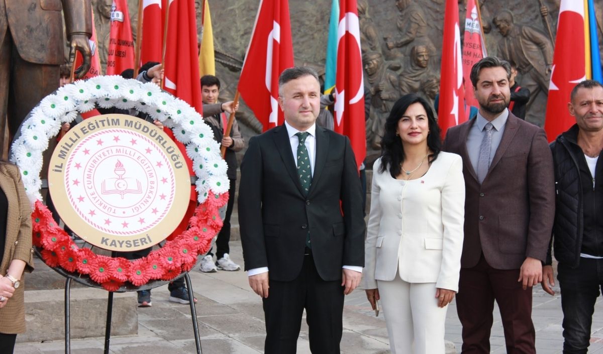 Kayseri Cumhuriyet Meydanı’nda 24 Kasım Töreni Gerçekleşti (3)