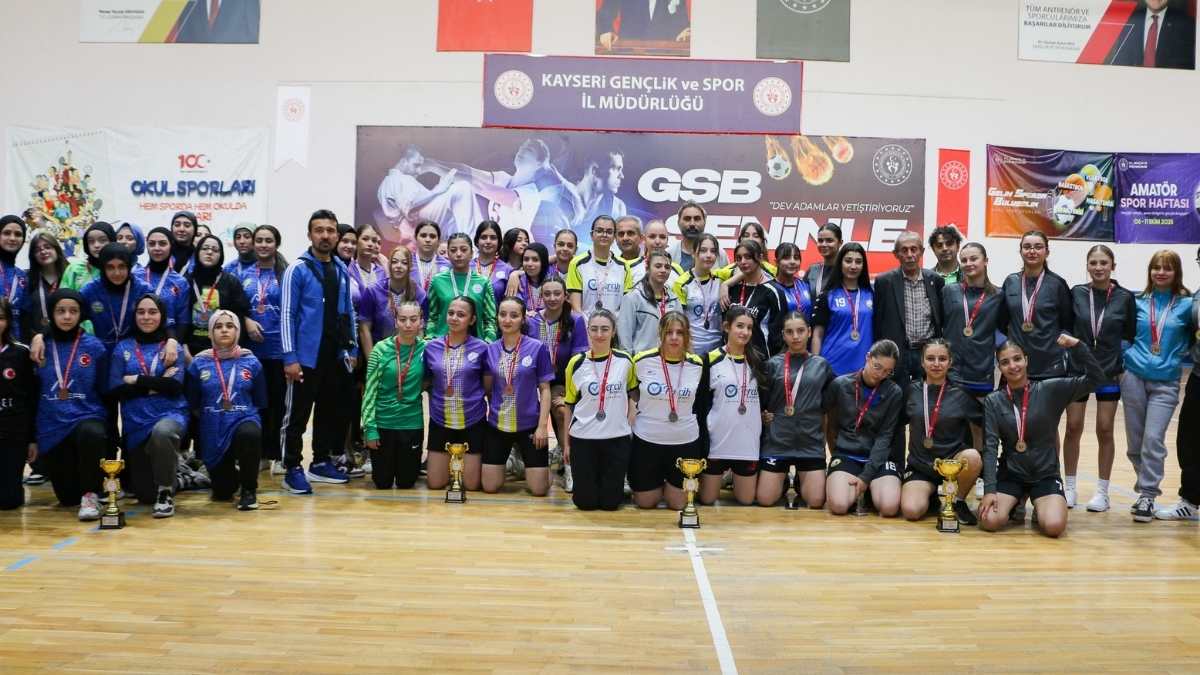 Kayseri Hentbolda Büyük Final Şampiyonlar Belli Oldu!