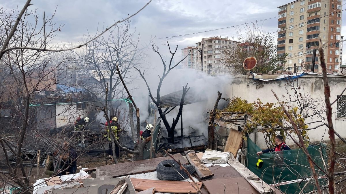 Kayseri Kocasinan Mustakil Ev Yangin Hasar (2)