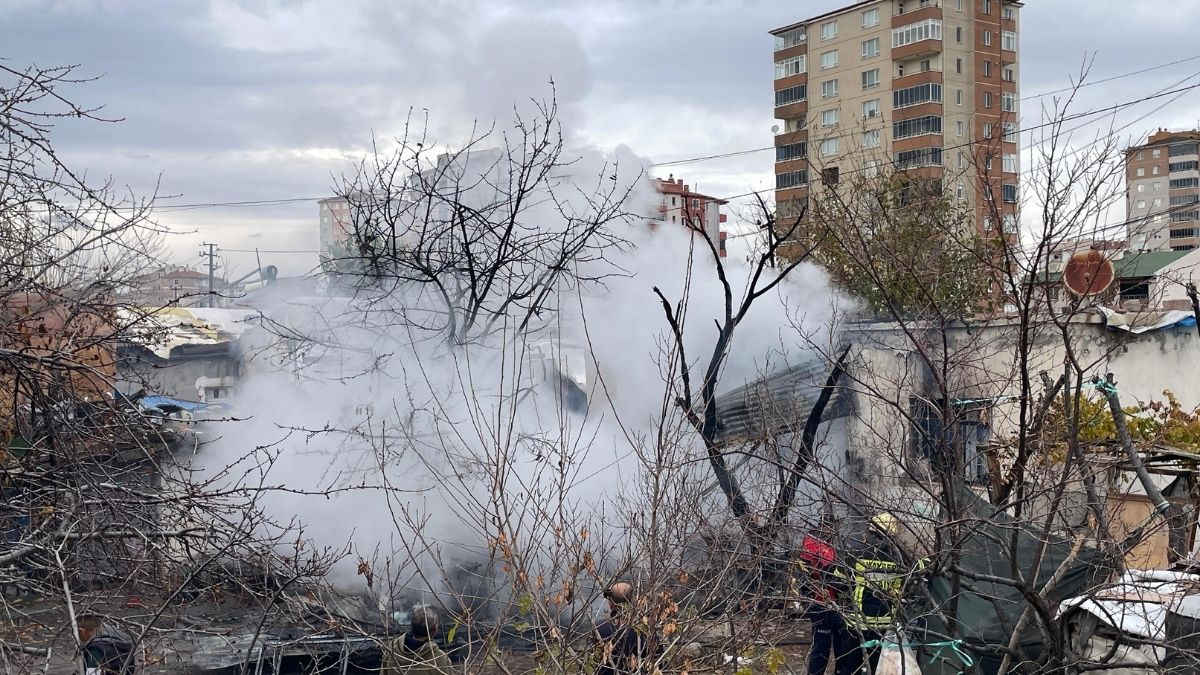 Kayseri Kocasinan Mustakil Ev Yangin Hasar