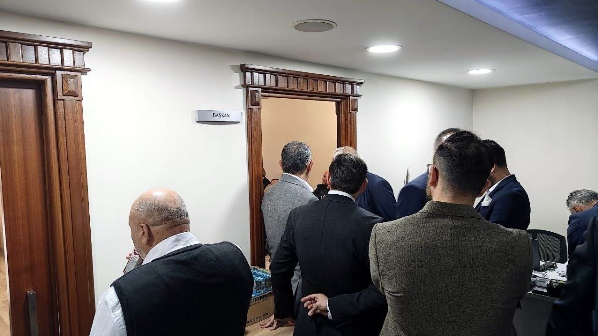 Kayseri Sarraflar Ve Kuyumcular Derneği Seçiminde Kim Önde Kırmızı Liste Mi Beyaz Liste Mi Kazanacak Detaylar Deniz Postası’nda! (2)