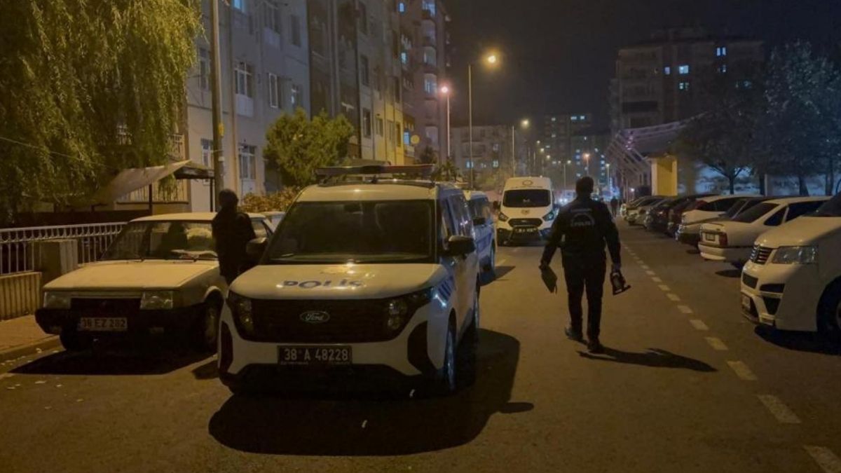 Kayseri'de 3 Gün Arayla Iki Kardeş Aynı Pencereden Atladı!