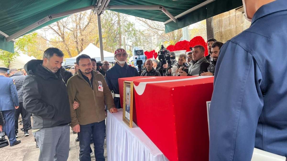 Kayseri'de C 130 Kazasında Şehit Olan Binbaşı Nihat İlgen Son Yolculuğuna Uğurlandı2