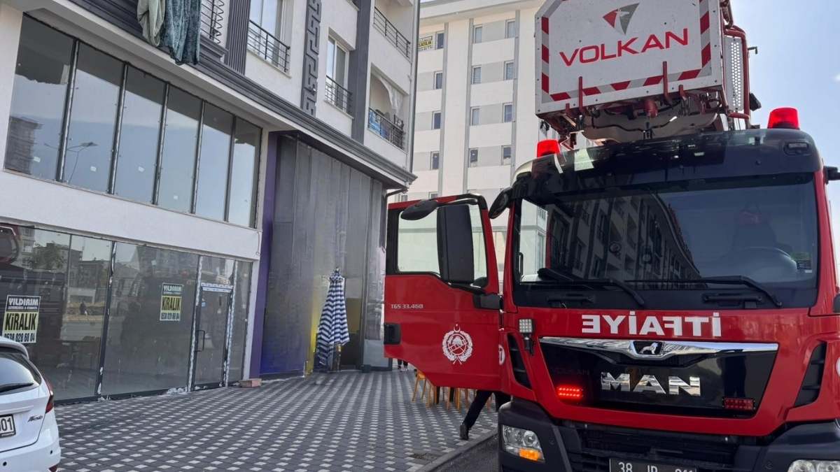 Kayseri'de Döner Dükkanında Bacadan Alevler Çıktı!3