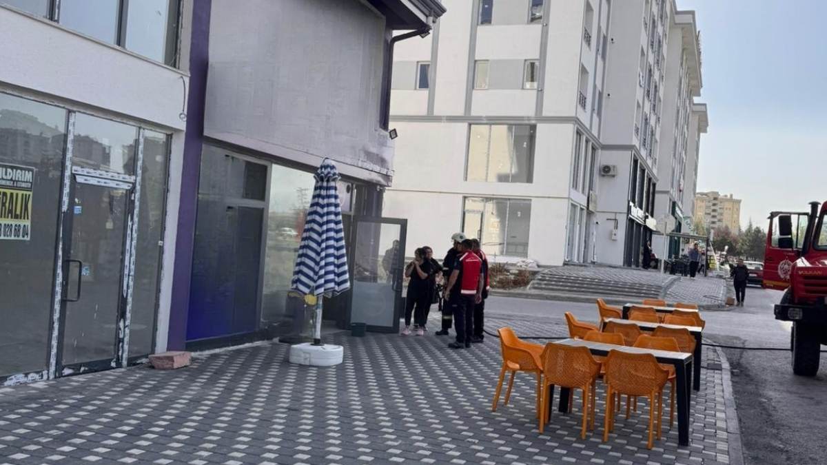 Kayseri'de Döner Dükkanında Bacadan Alevler Çıktı!4