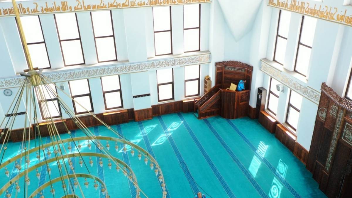 Kayseri’de Eşi Benzeri Yok Kocasinan Camileri Gül Suyu Ile Yıkanıyor3