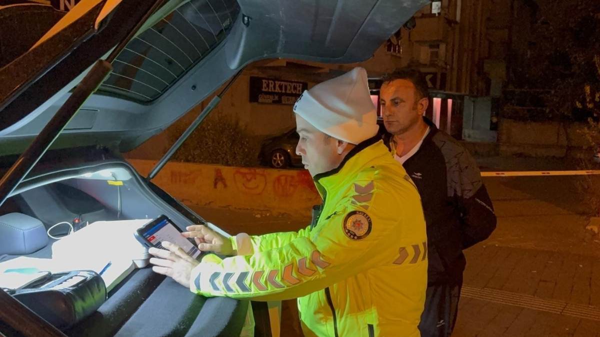 Kayseri’de Film Gibi Olay Ehliyetsiz Sürücü Yakalandı, Çağırdığı Kişi De Ehliyetsiz Çıktı!2