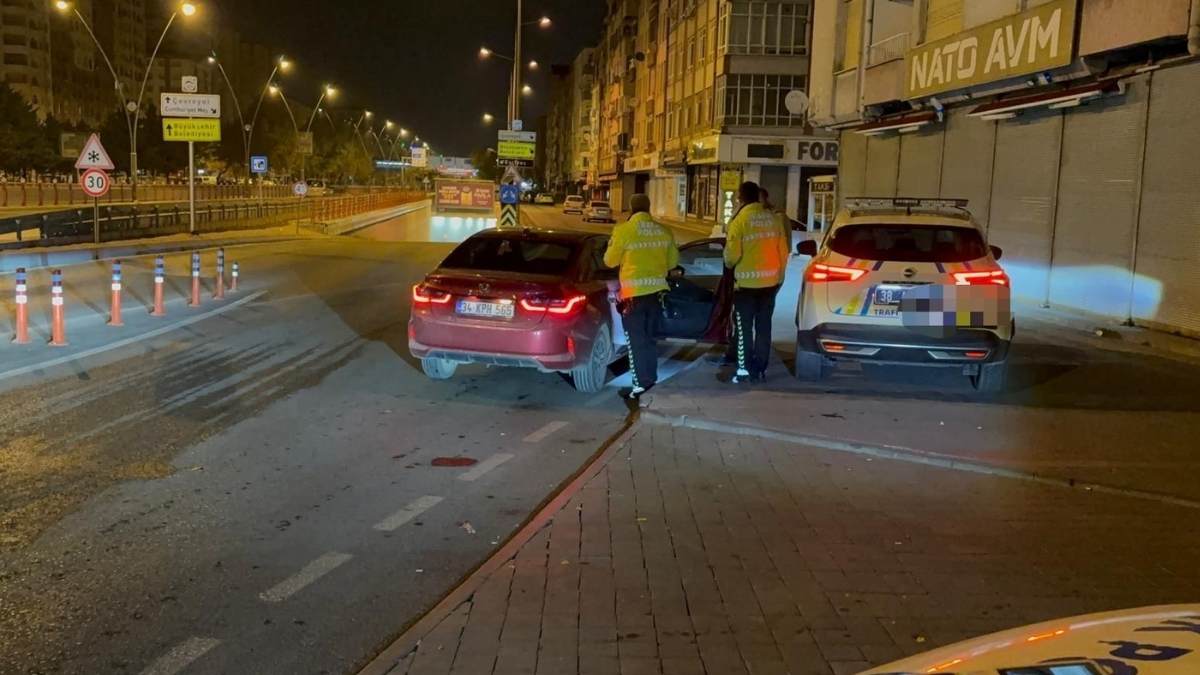 Kayseri’de Film Gibi Olay Ehliyetsiz Sürücü Yakalandı, Çağırdığı Kişi De Ehliyetsiz Çıktı!3