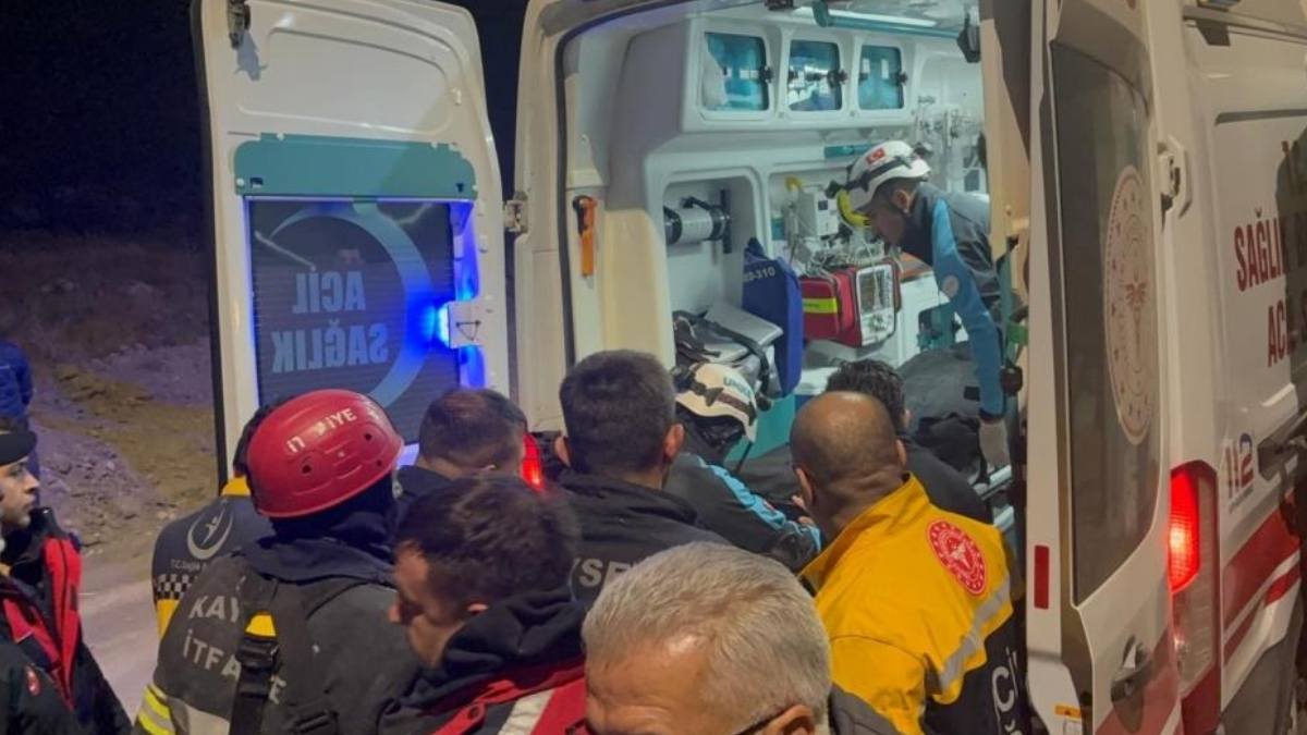 Kayseri'de Korkunç Kaza Deverenk Vadisi'ne Uçtu!2