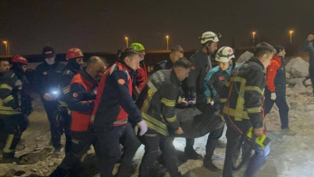 Kayseri'de Korkunç Kaza Deverenk Vadisi'ne Uçtu!3