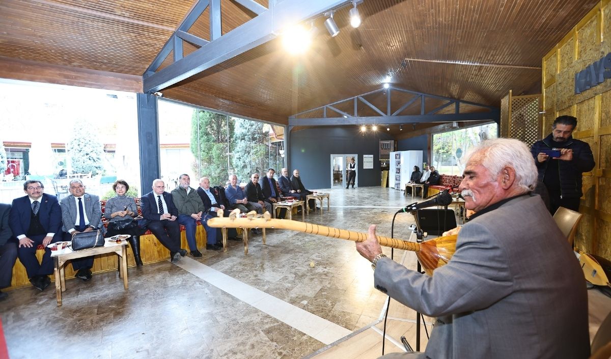 Kayseri’de Muhtarlar Ve Ozanlar ‘Hizmetin Çınarları’nda Buluştu (2)