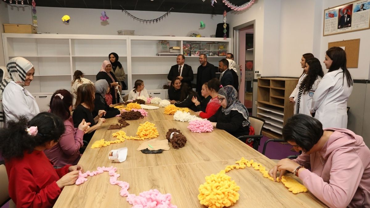 Kayseri’de Sevgi Ilmek Ilmek Örüldü Özel Öğrencilerden Sevgi Evleri’ne Anlamlı Hediye (7)
