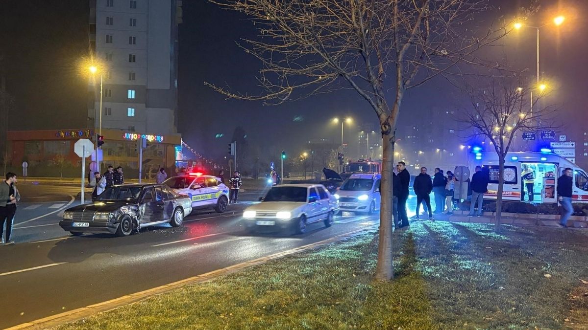 Kayseri'deki Korkunç Kazada Şans Eseri Yaralanan Olmadı (3)